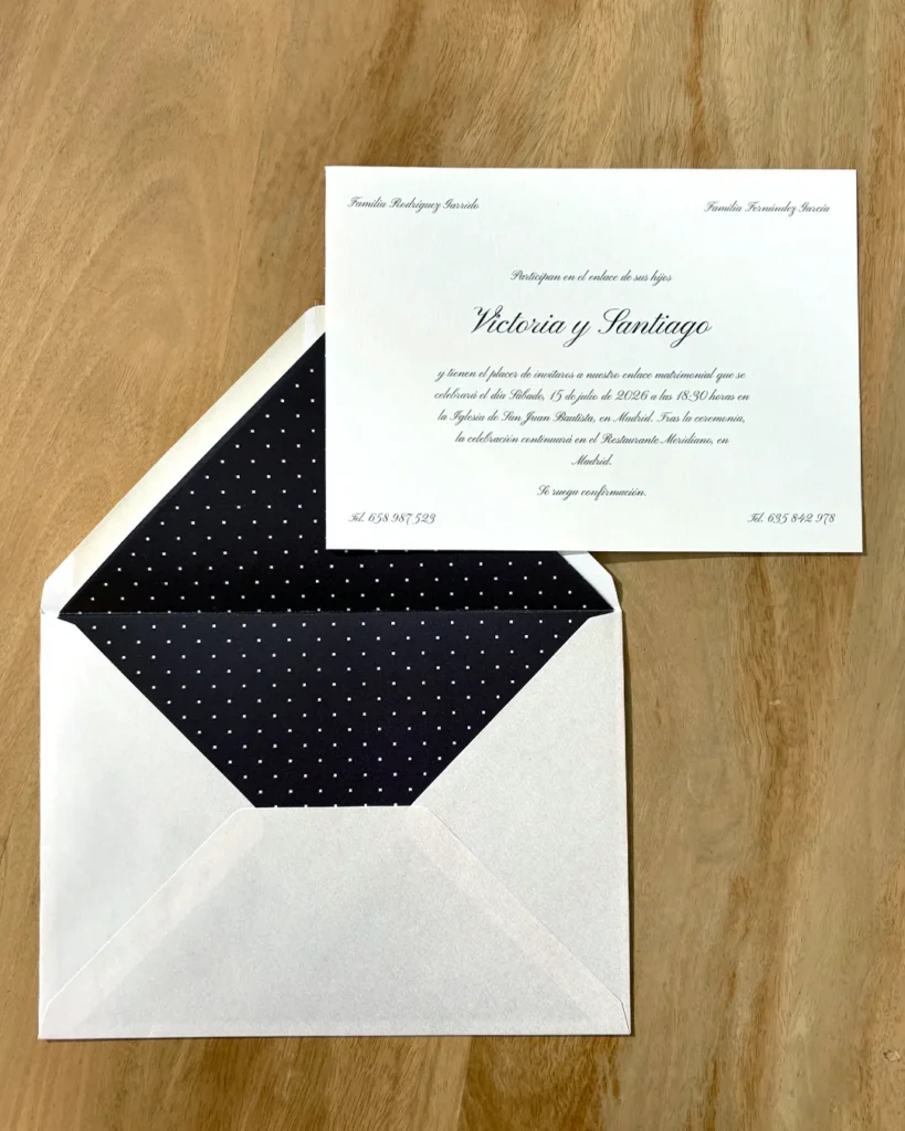 Invitación de Boda Clásica 010 - Invitación y Sobre forrado